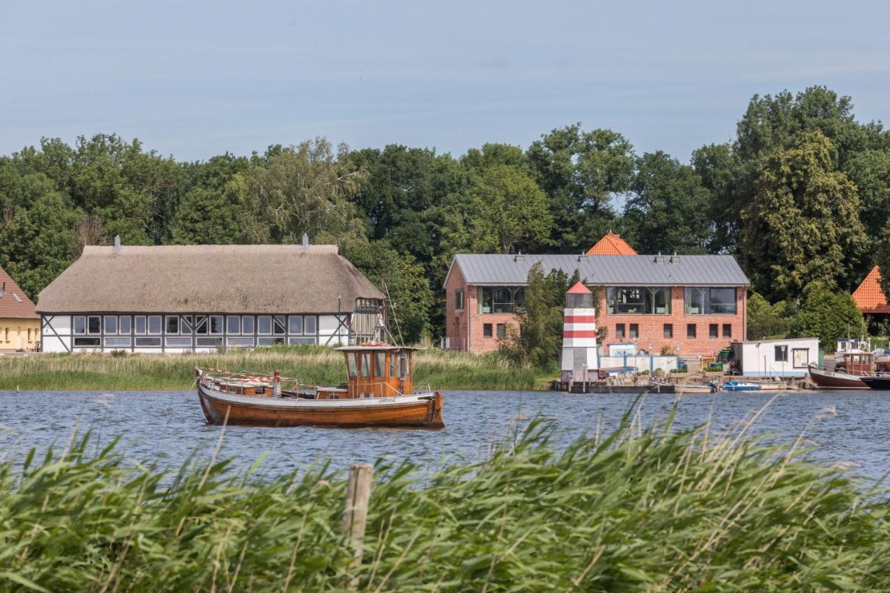 Alte Scheune Am Focker Strom Mursewiek Exterior photo